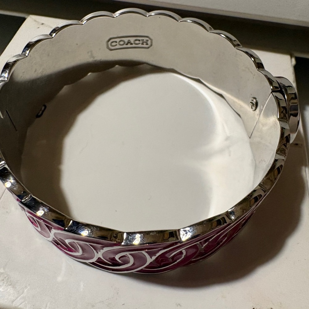 Coach Pink Fuchsia Enamel Interlocking Links Bangle Bracelet - Picture 6 of 9